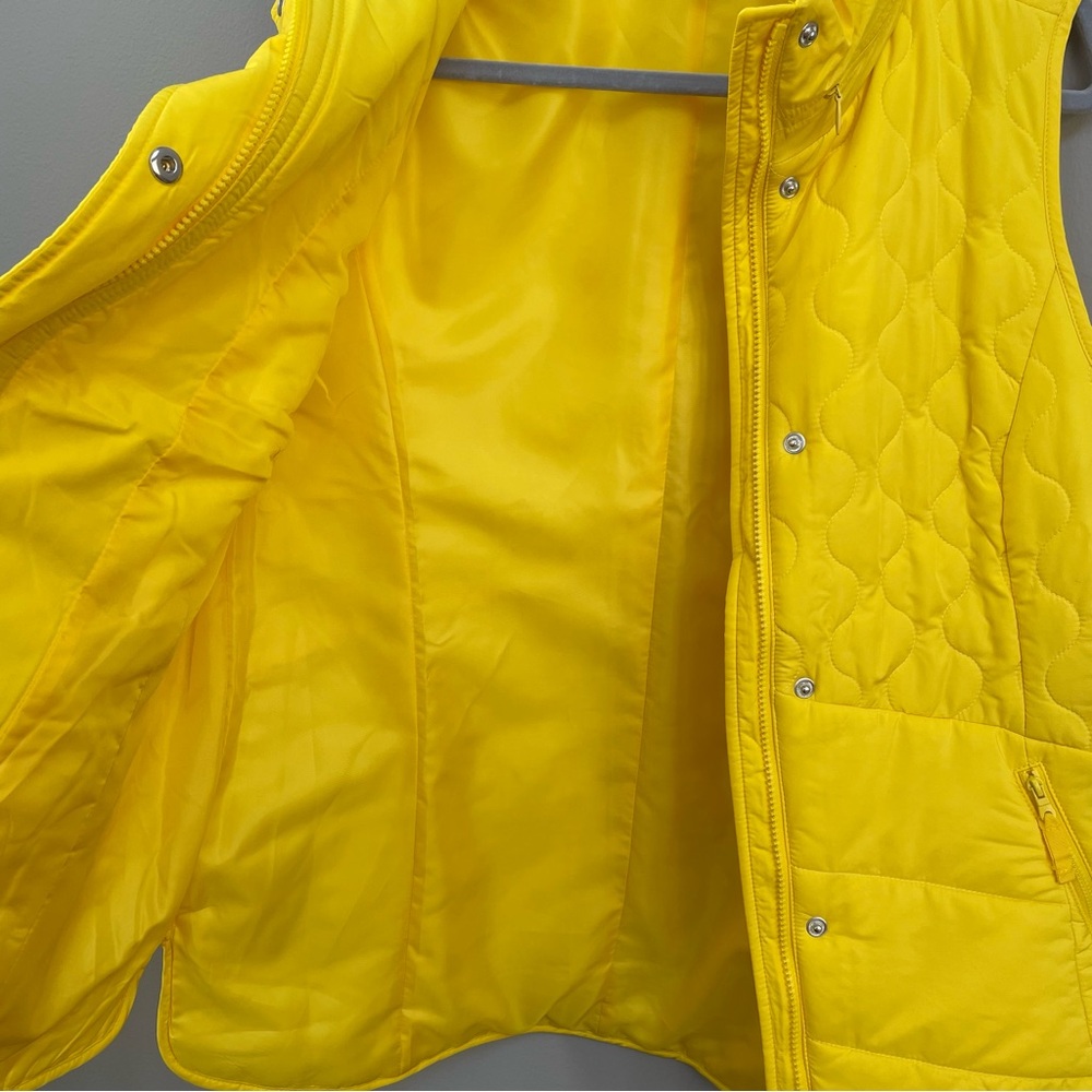 TALBOTS NWOT Quilted Vest with Packable Hood - Size L - Picture 6 of 13